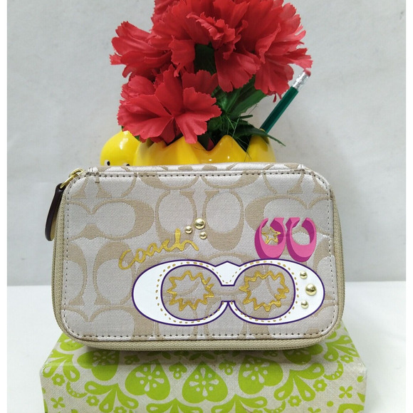 Coach Signature Light Tan Canvas Zipper Around Pill Case - Picture 1 of 8